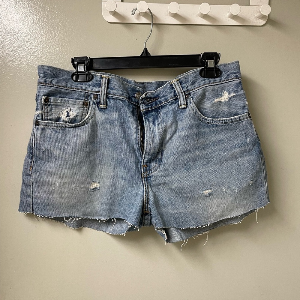 Levi’s men jeans turned into shorts waist 33